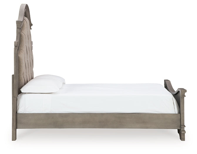 Lodenbay Panel Bed