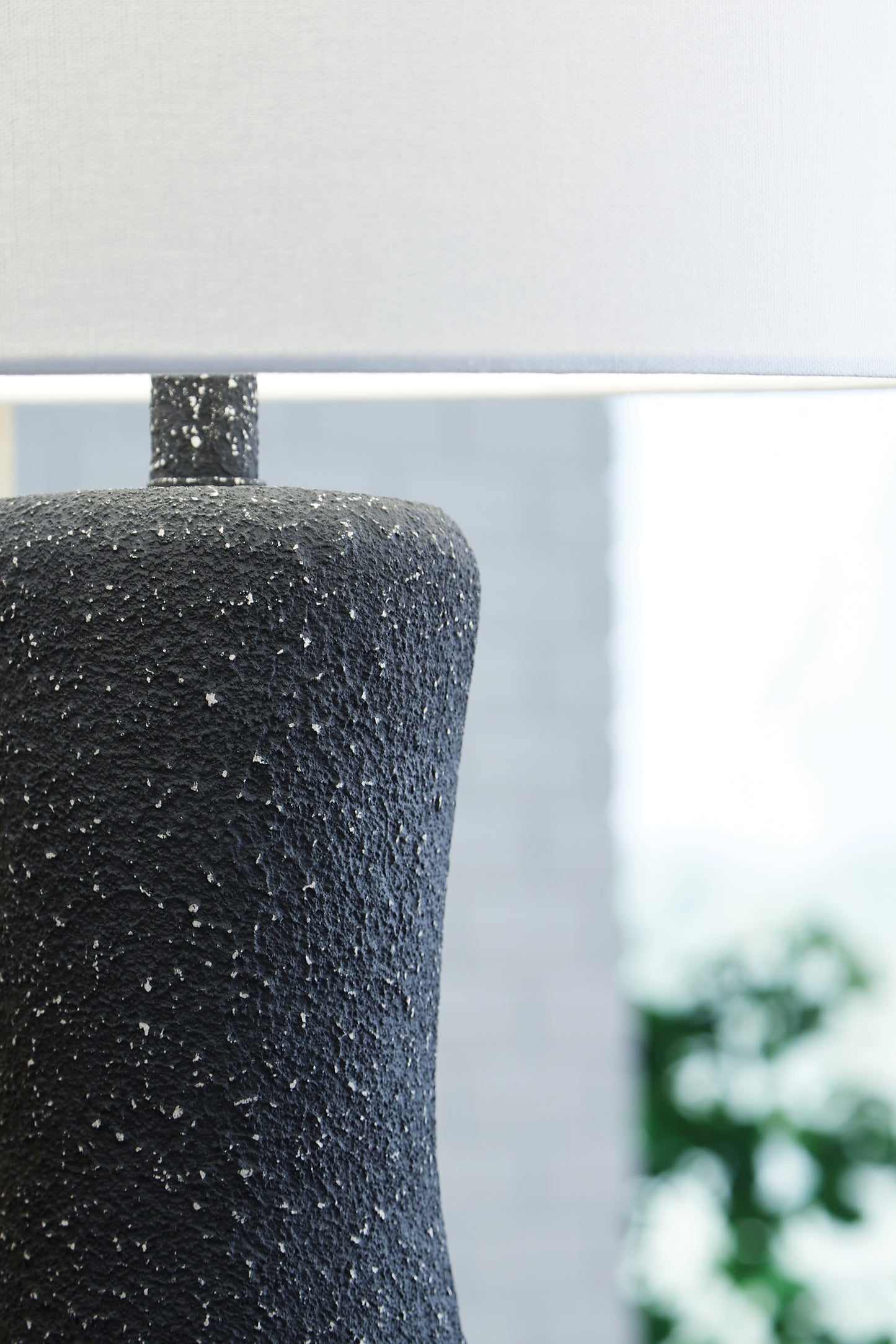 Ashley Express - Maykins Metal Table Lamp (1/CN)