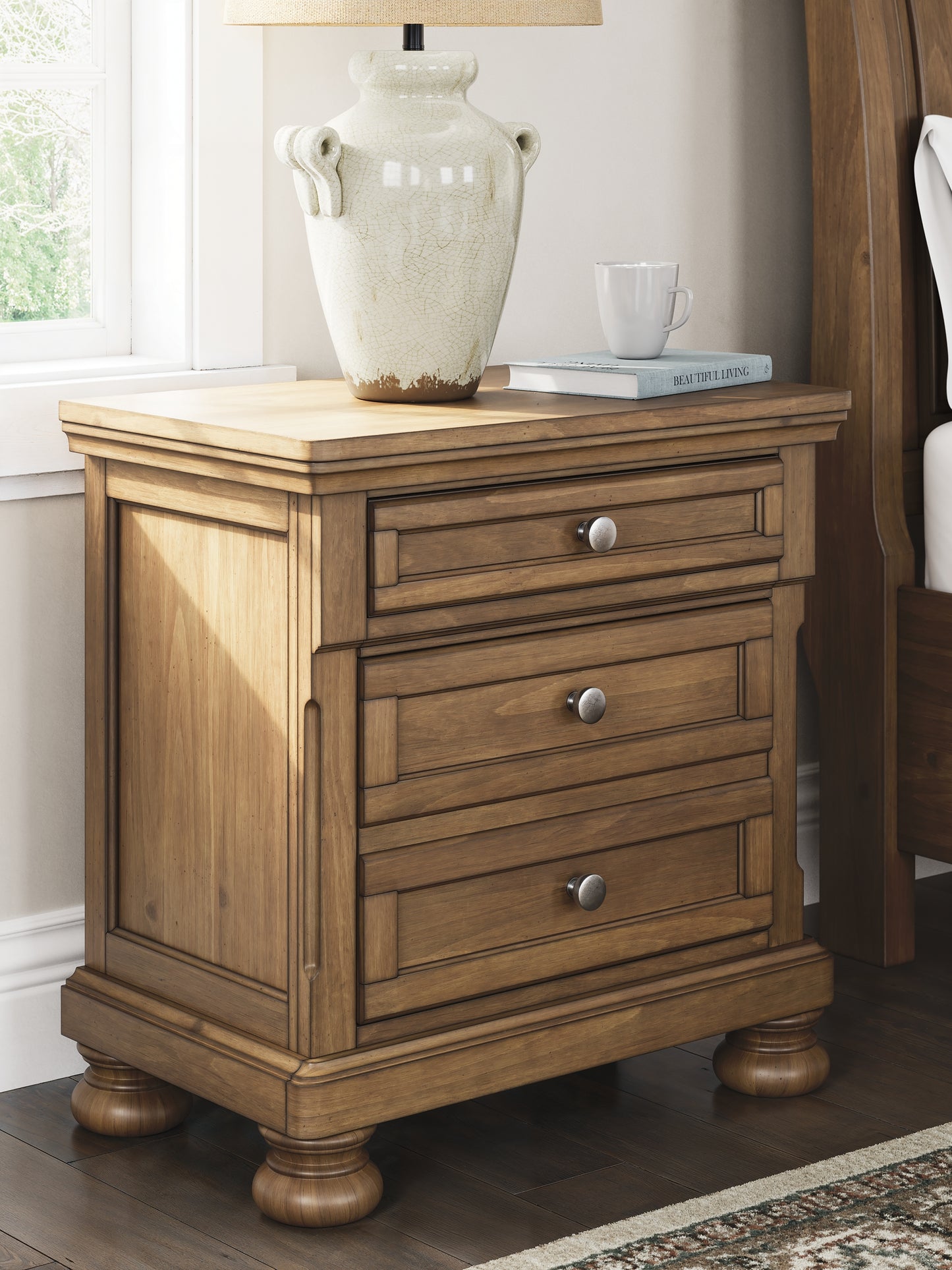 Feddinger Queen Panel Bed with Mirrored Dresser, Chest and Nightstand