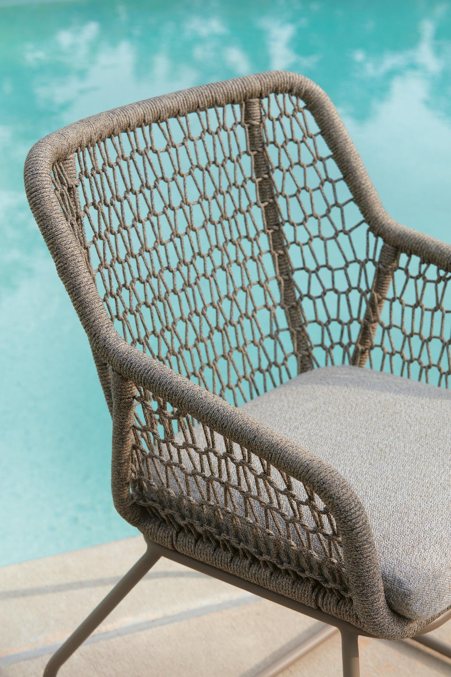 Ashley Express - Majors Beach Chairs w/CUSH/Table Set (3/CN)